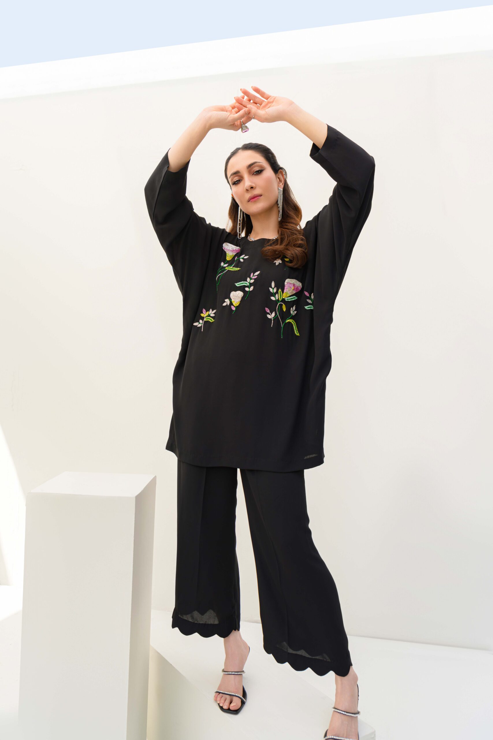Black lily - Image 5