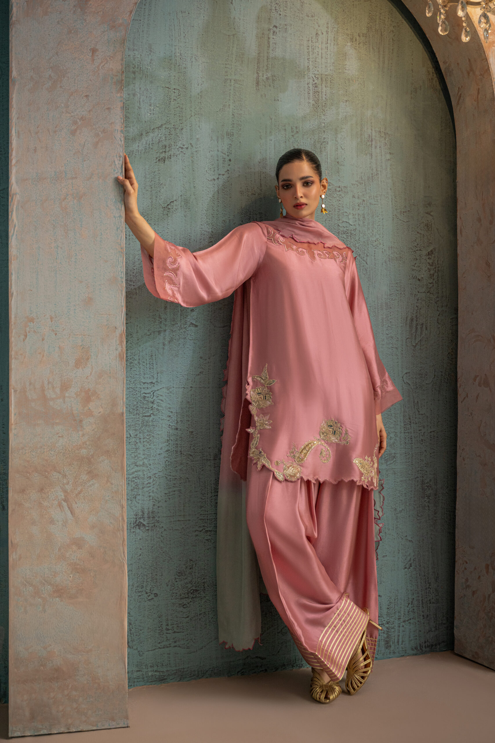 Tea Rose - Image 5